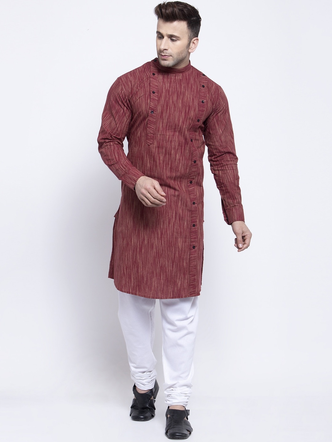 

KLOTTHE Men Maroon Solid Cotton Kurta with Churidar Pyjama