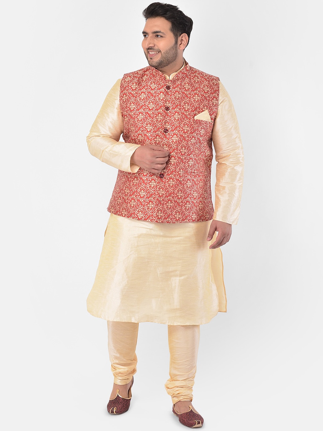 

DEYANN PLUS Men Red Embroidered Kurta with Churidar