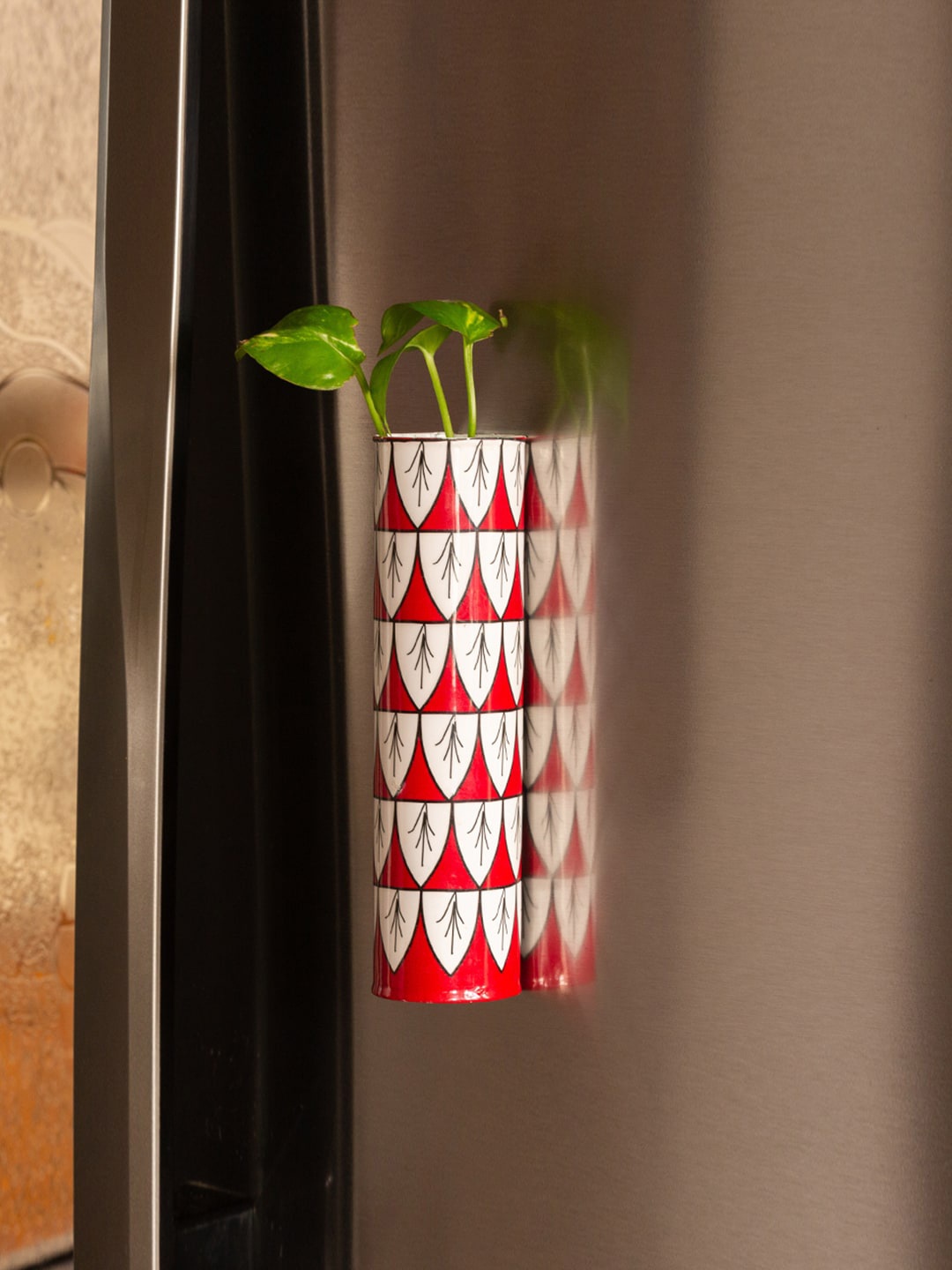 

ExclusiveLane Red Mughal Petals Handcrafted Magnetic Fridge Planter