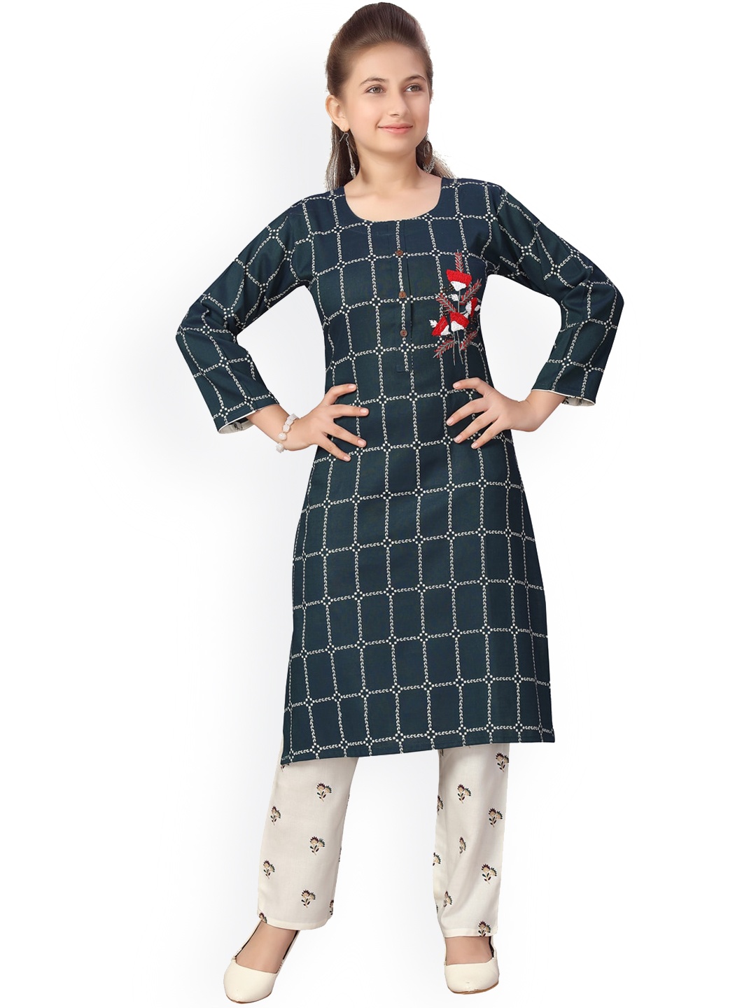 

Aarika Girls Green Printed Kurta with Trousers