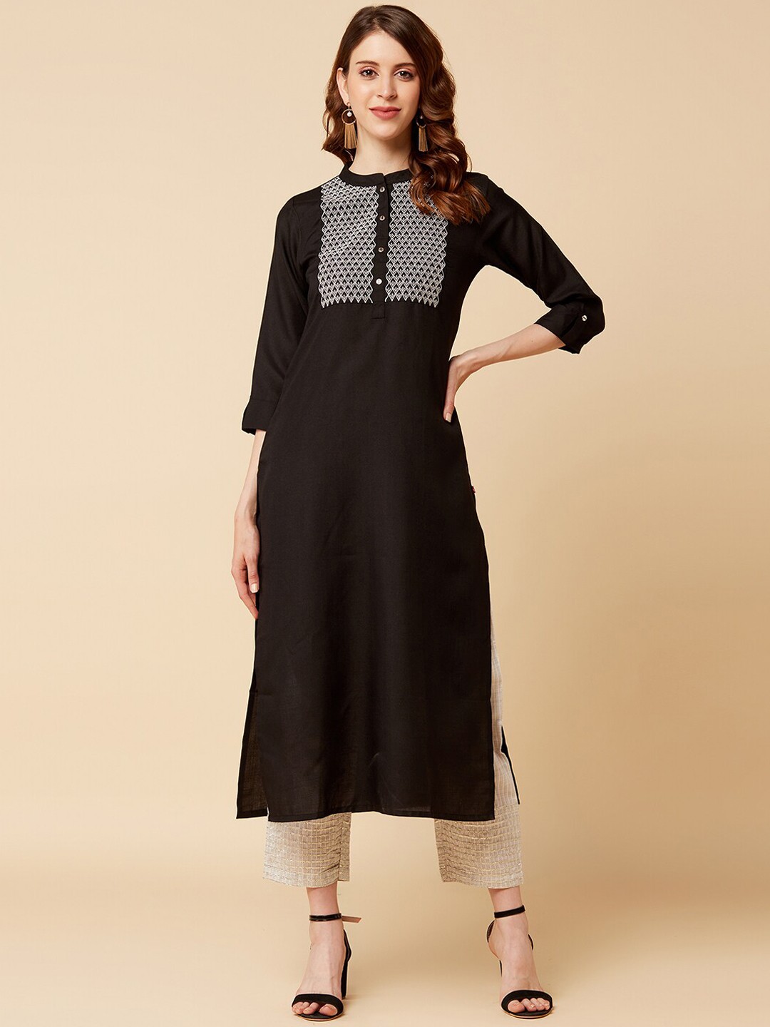 

Varanga Women Black Yoke Design Thread Work Handloom Kurta