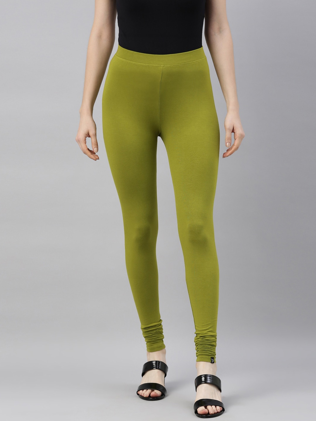 

TWIN BIRDS Women Green Solid Churidar-Length Leggings