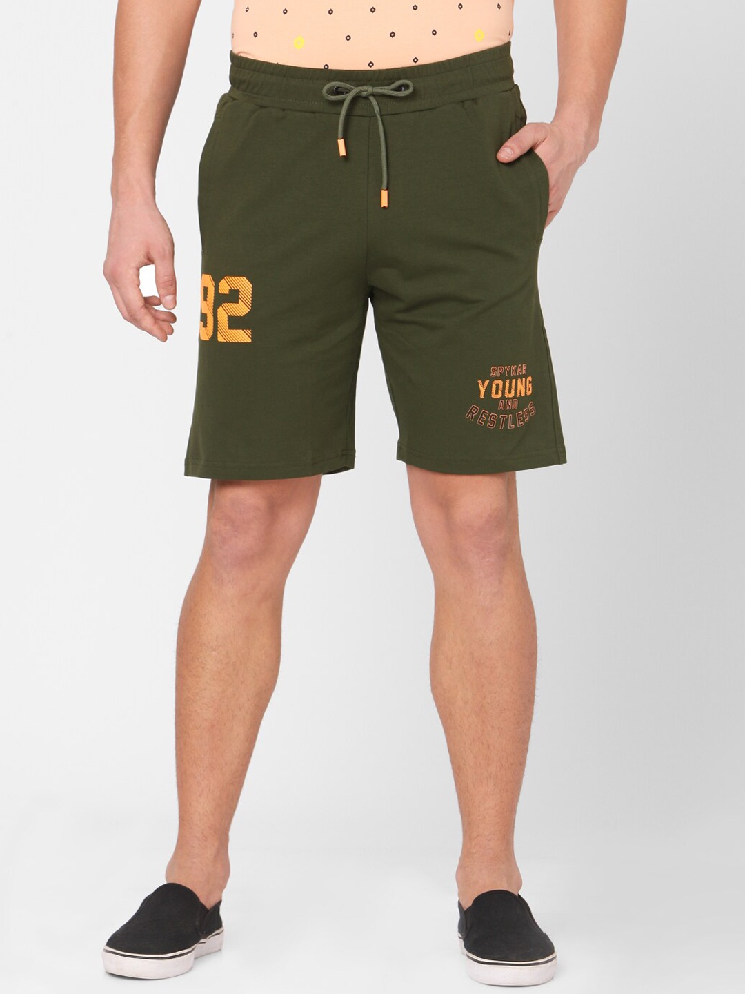 

SPYKAR Men Olive Green & Orange Printed Pure Cotton Slim Fit Regular Shorts