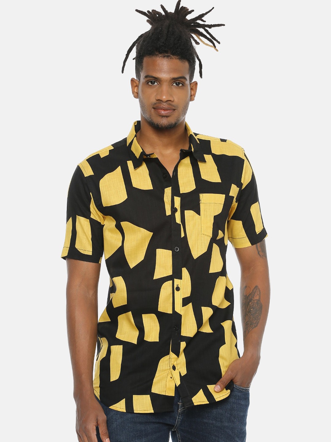 

Campus Sutra Men Black & Yellow Regular Fit Printed Casual Shirt