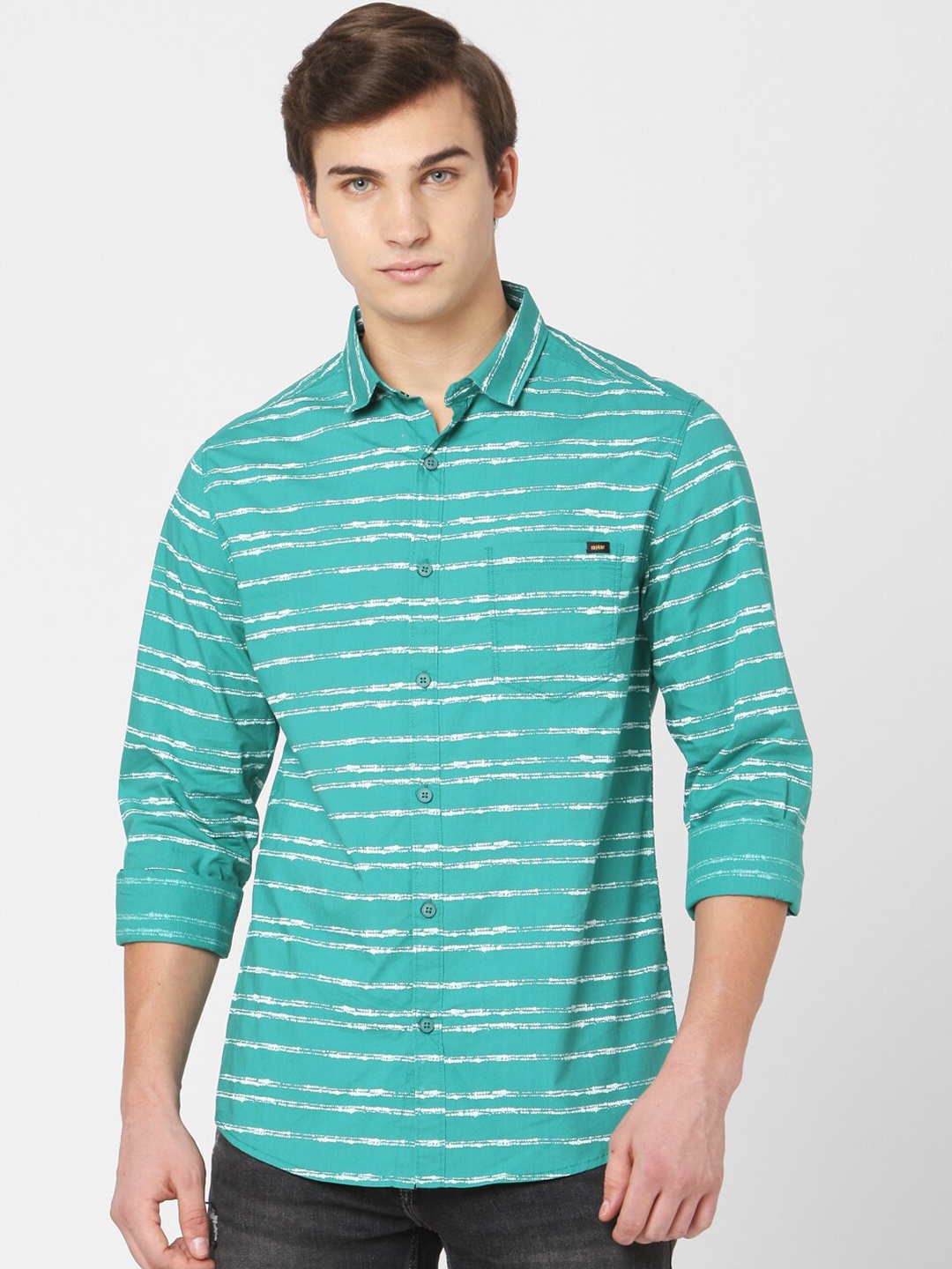 

SPYKAR Men Green & White Slim Fit Striped Casual Shirt