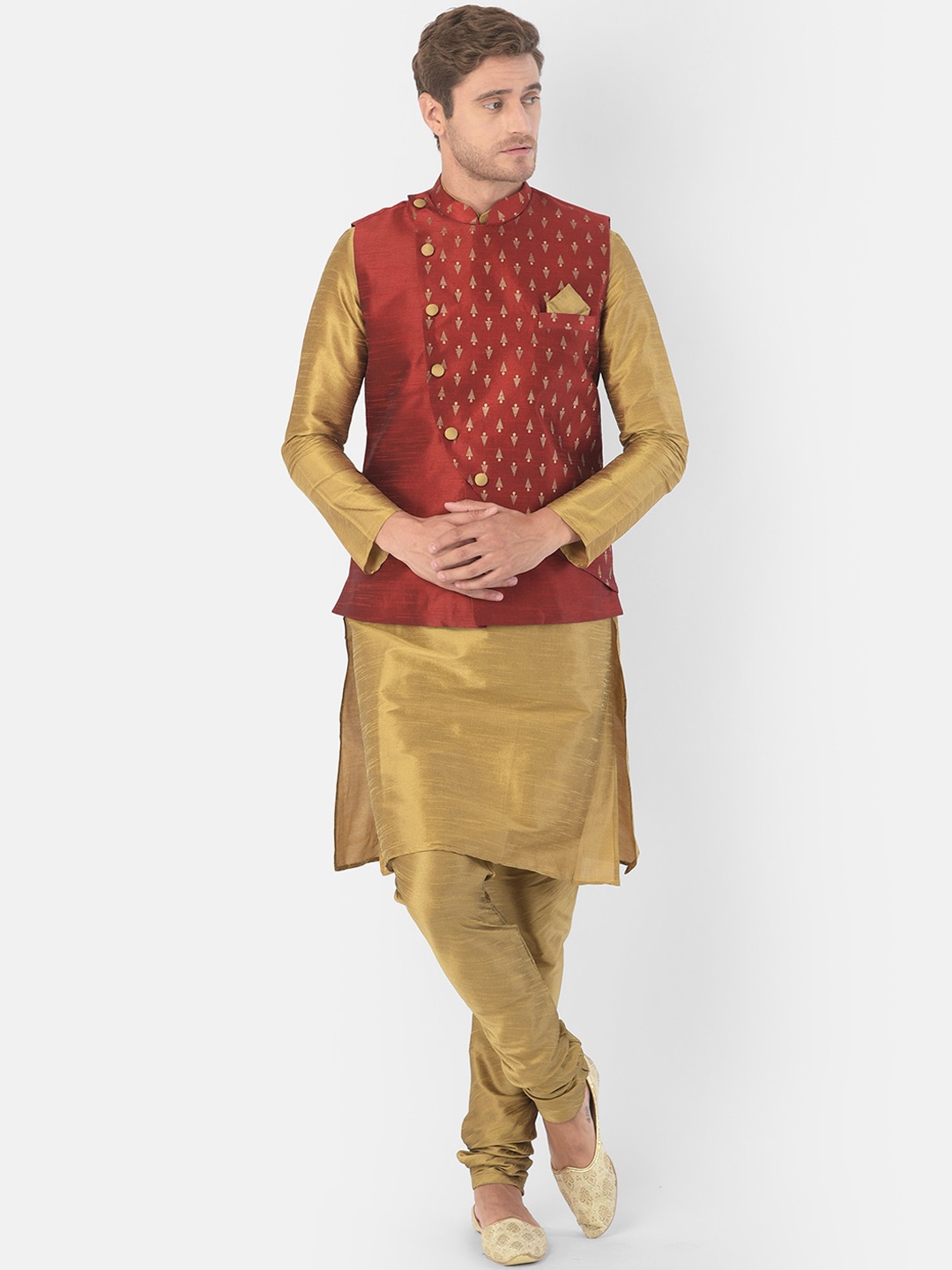 

DEYANN Men Red & Gold-Toned Solid Kurta with Pyjamas & Nehru Jacket