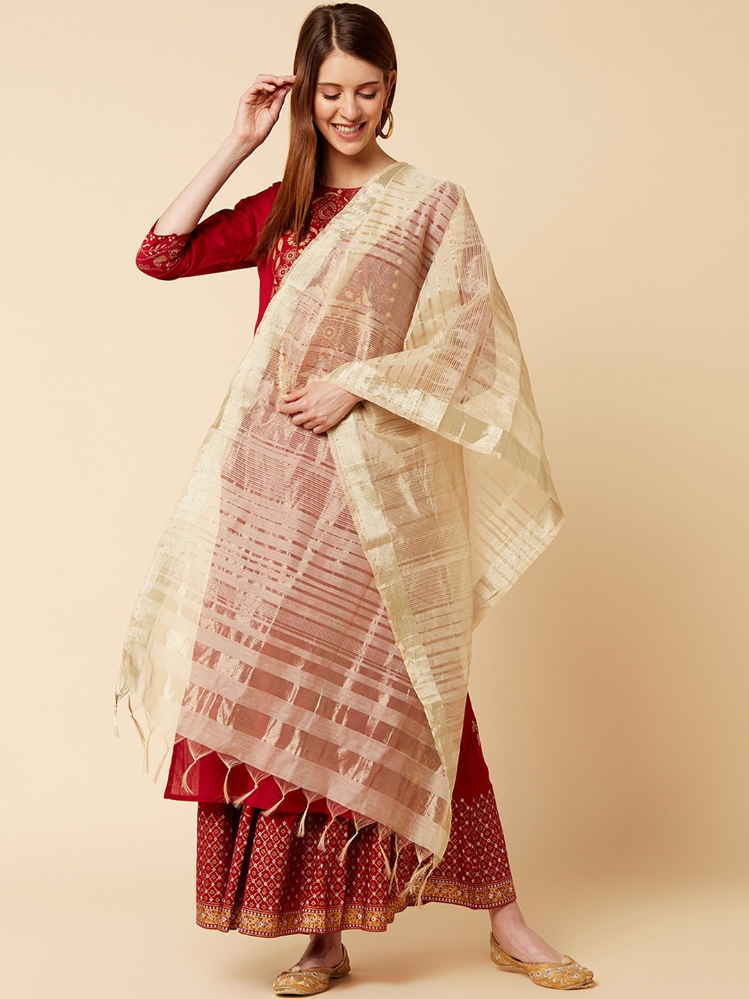 

KSUT Women Maroon Ethnic Motifs Yoke Design Kurta with Dupatta
