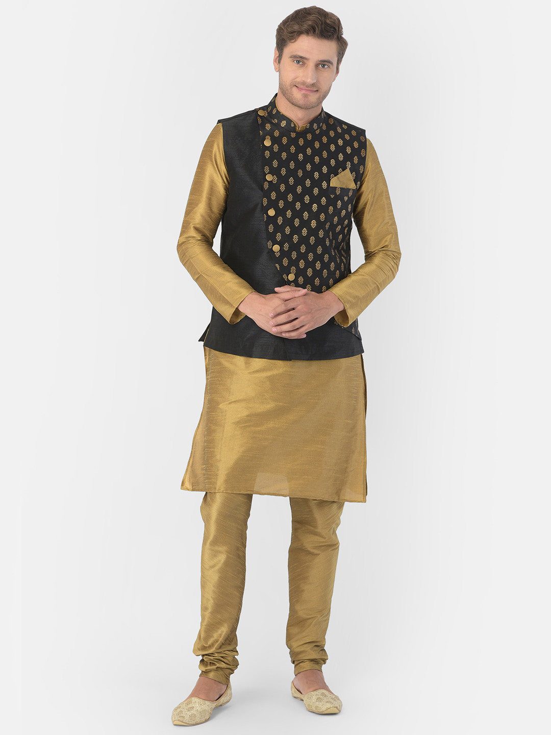 

DEYANN Men Gold-Toned & Black Solid Kurta with Pyjamas