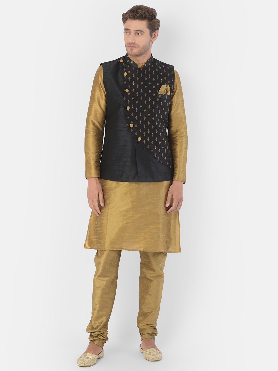 

DEYANN Men Gold-Toned & Black Solid Kurta with Pyjamas