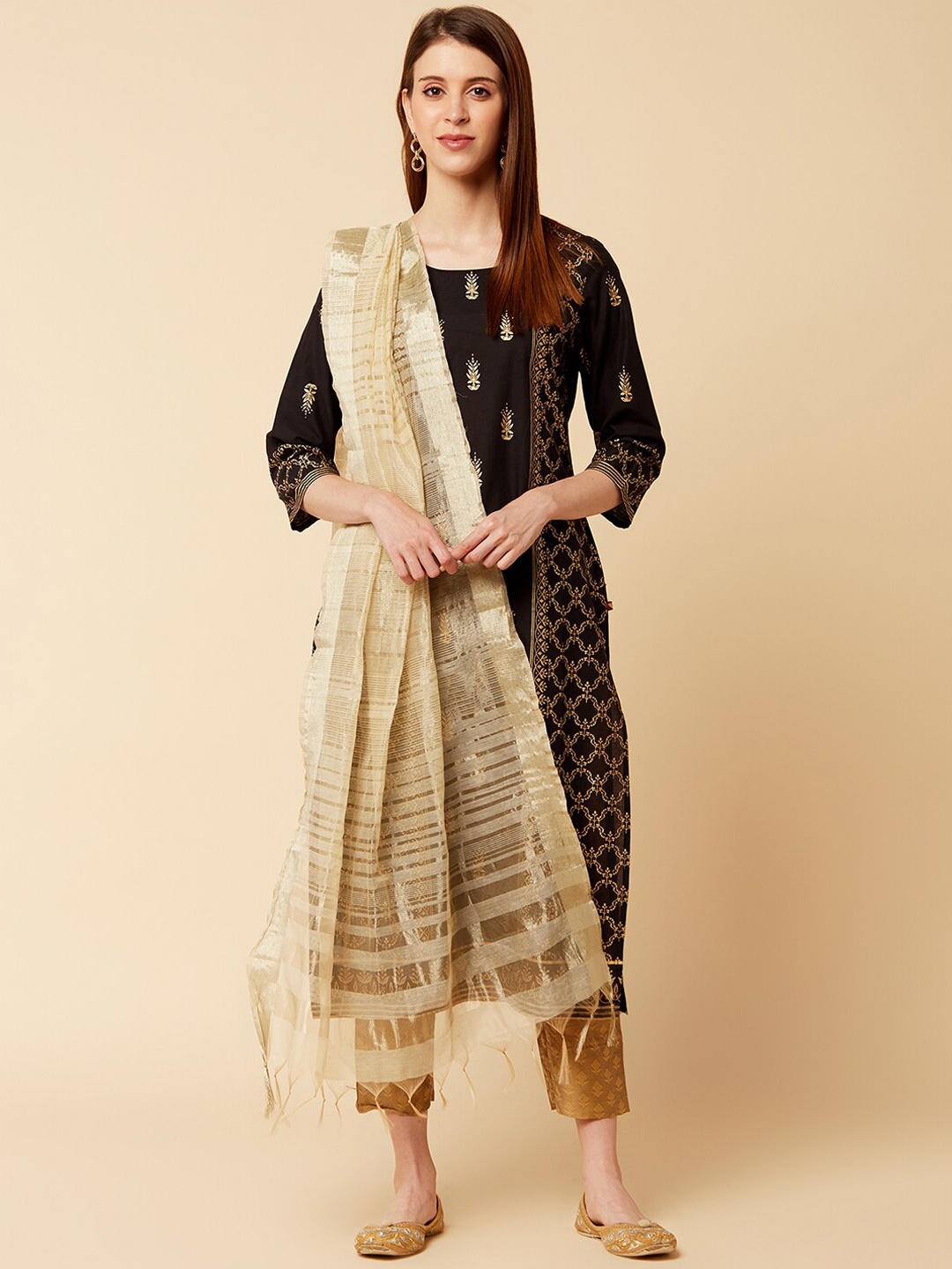 

KSUT Women Black & Gold-Toned Printed Kurta with Trousers & Dupatta