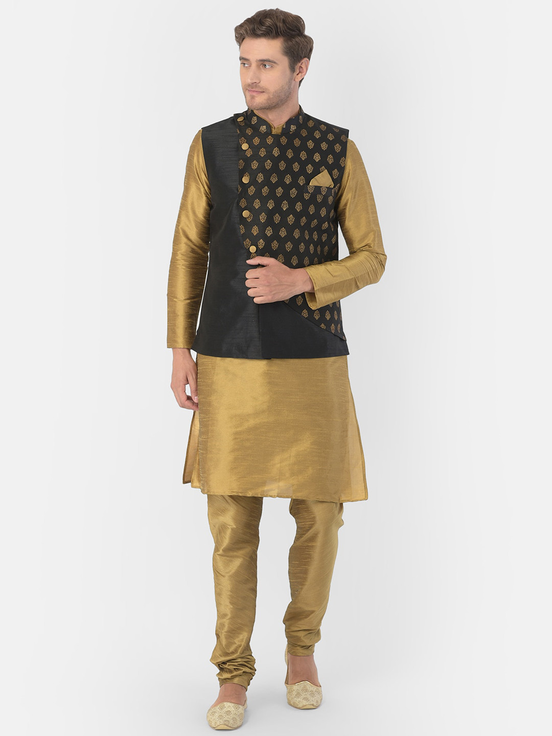 

DEYANN Men Black & Gold-Toned Solid Kurta with Churidar & Nehru Jacket
