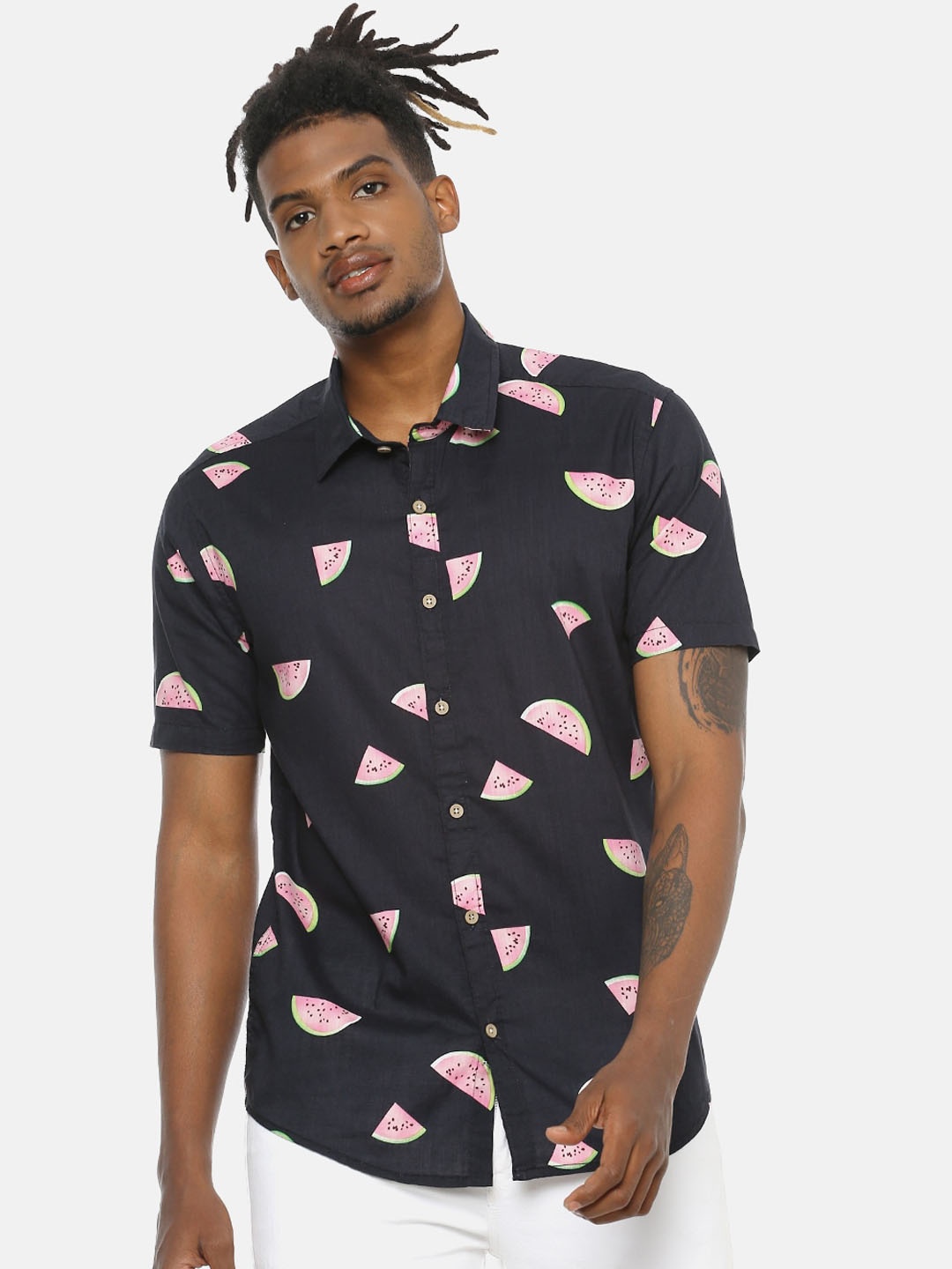 

Campus Sutra Men Black & Pink Regular Fit Printed Casual Shirt