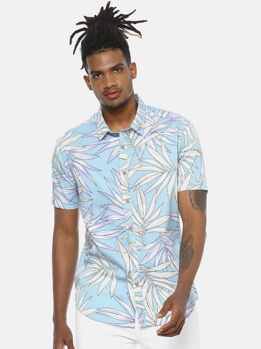 

Campus Sutra Men Blue & White Regular Fit Printed Casual Shirt