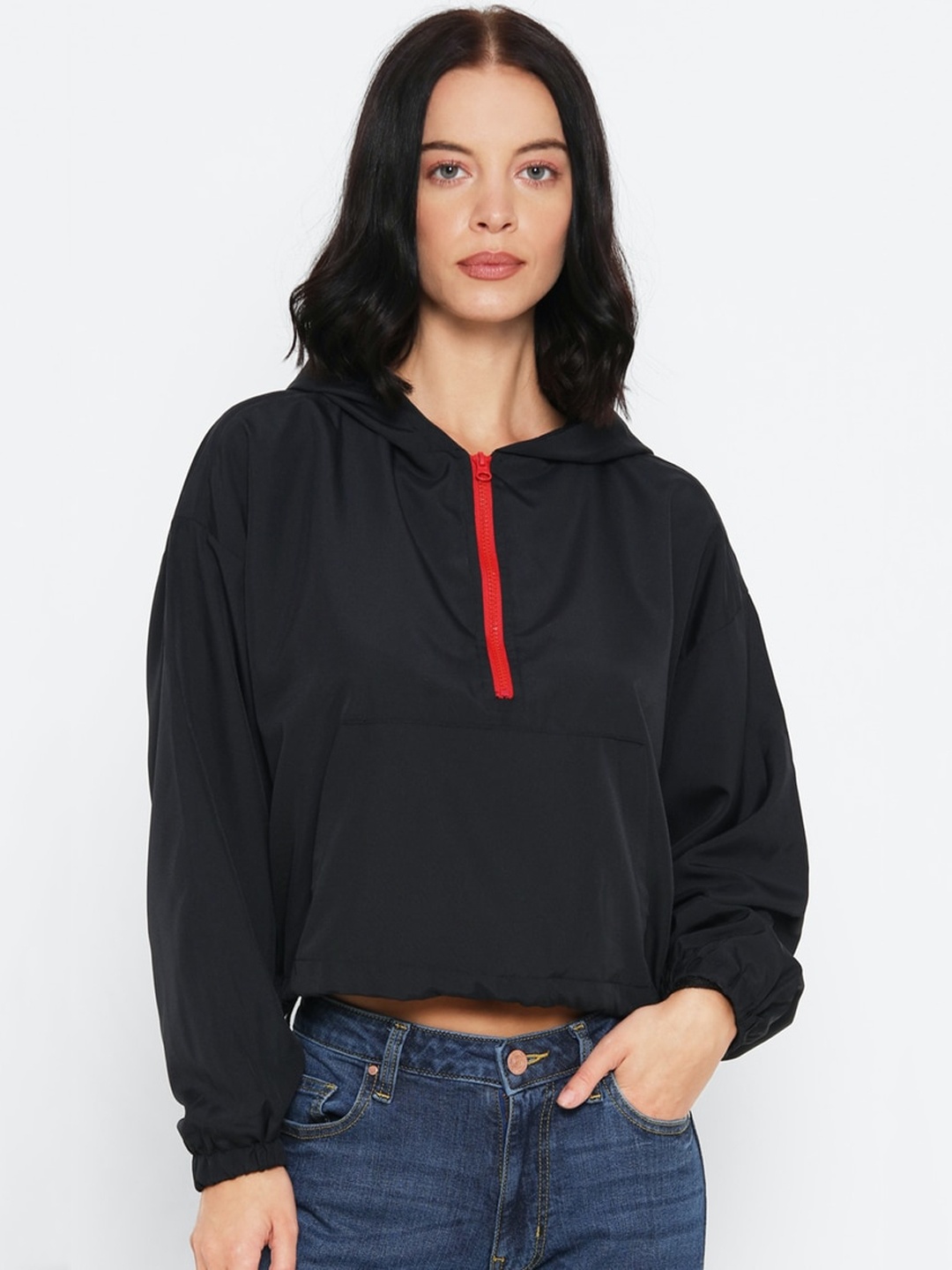 

FOREVER 21 Women Black Solid Hooded Crop Sweatshirt