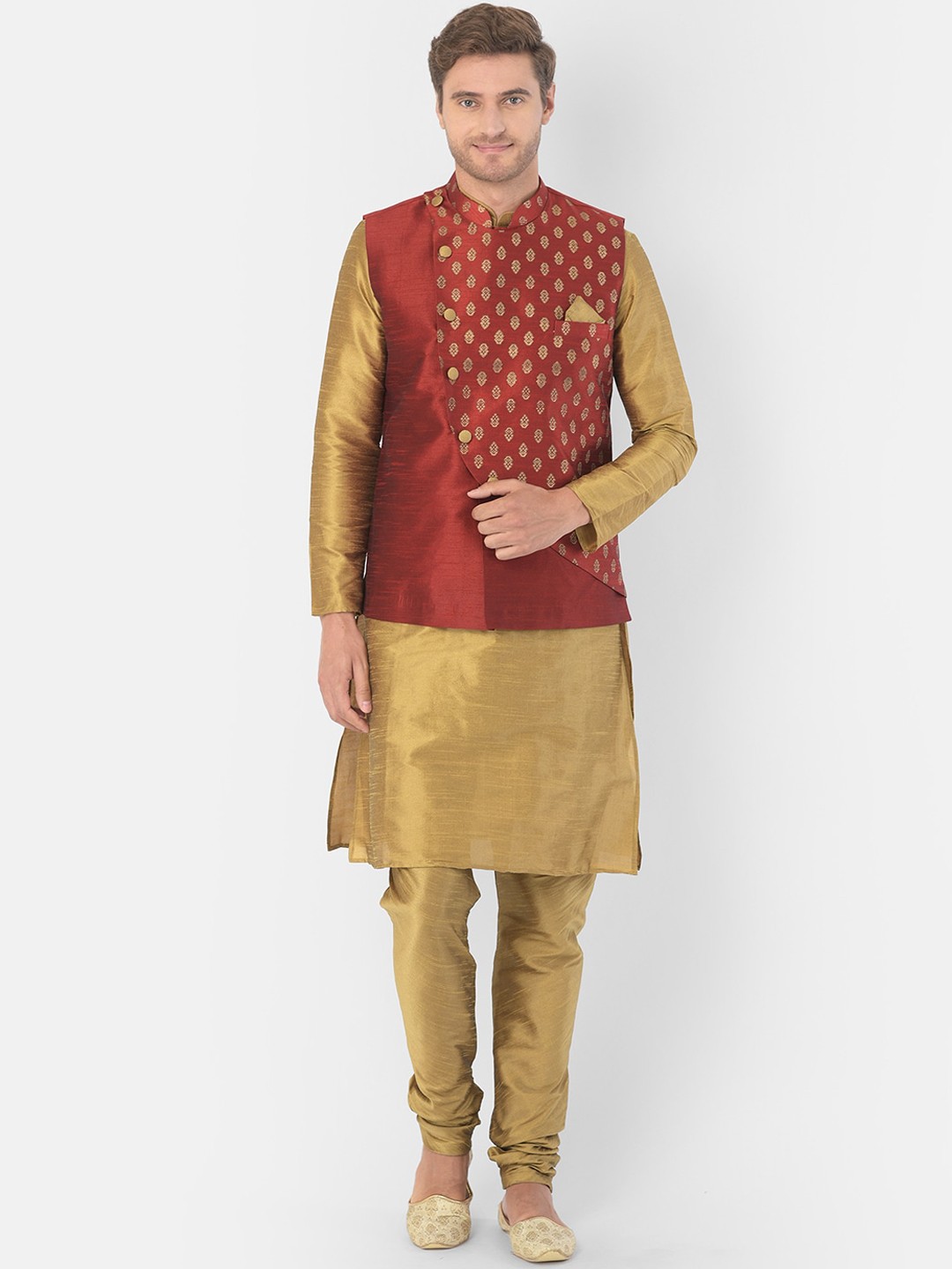 

DEYANN Men Gold-Toned & Red Solid Kurta with Pyjamas
