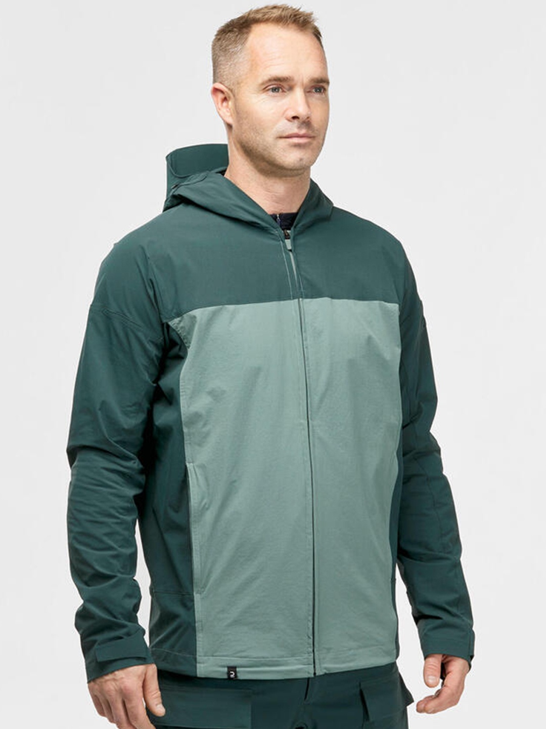 

FORCLAZ By Decathlon Men Green Colourblocked Hooded Hiking and Trekking Jacket