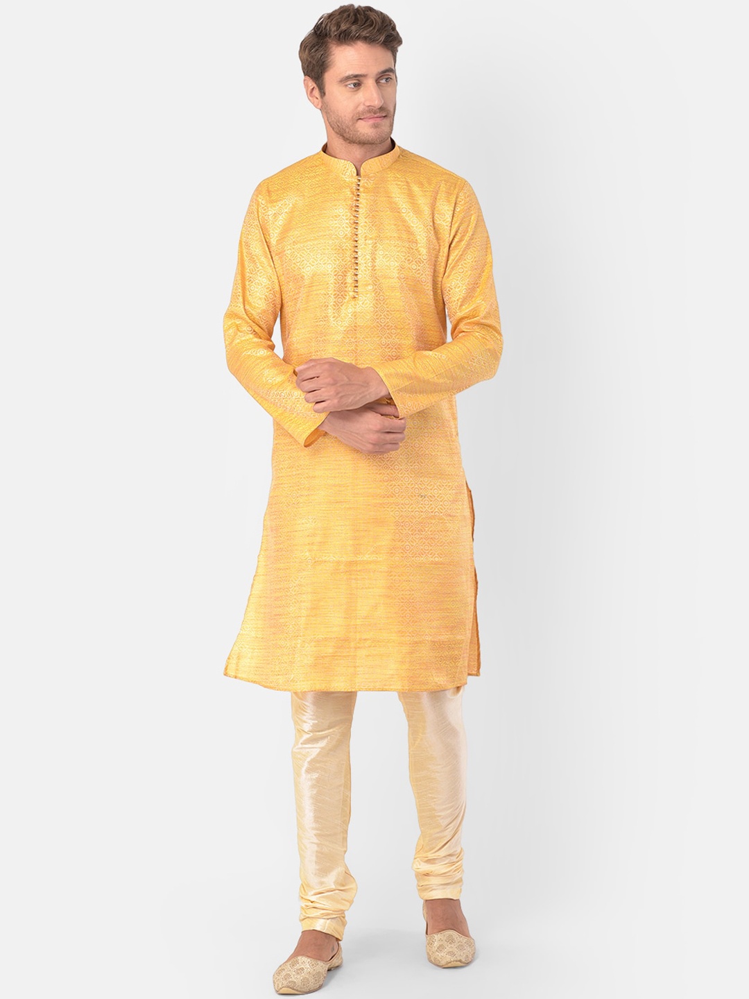 

DEYANN Men Yellow Kurta and Churidar Set