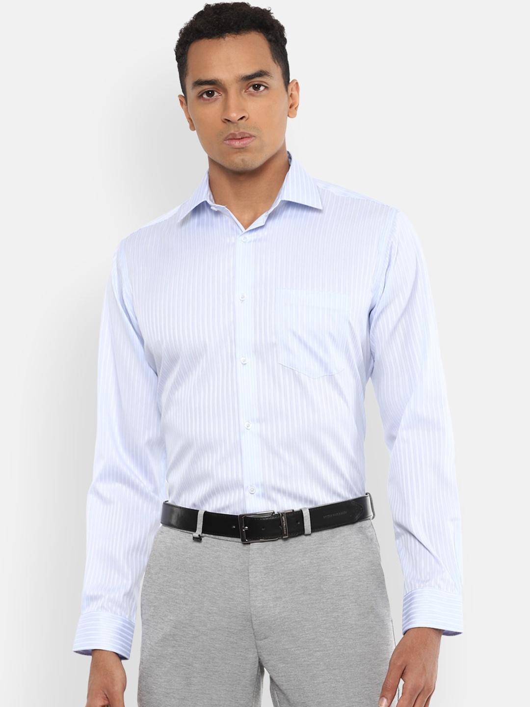 

Van Heusen Men Blue Regular Fit Striped Formal Shirt