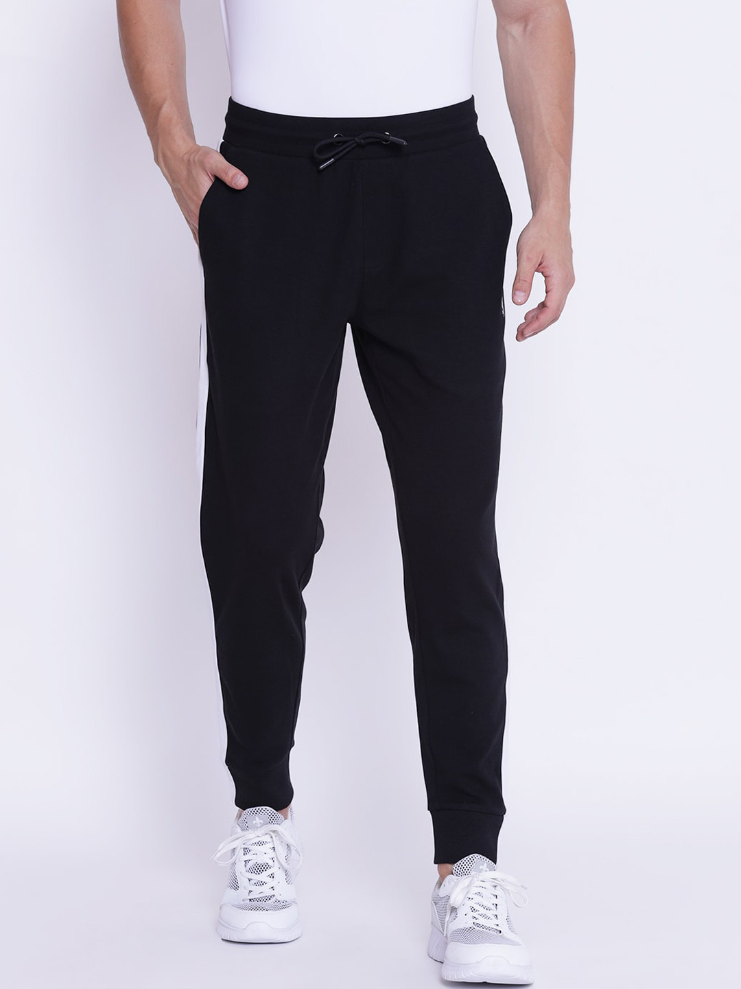 

Red Tape Men Black & White Solid Joggers