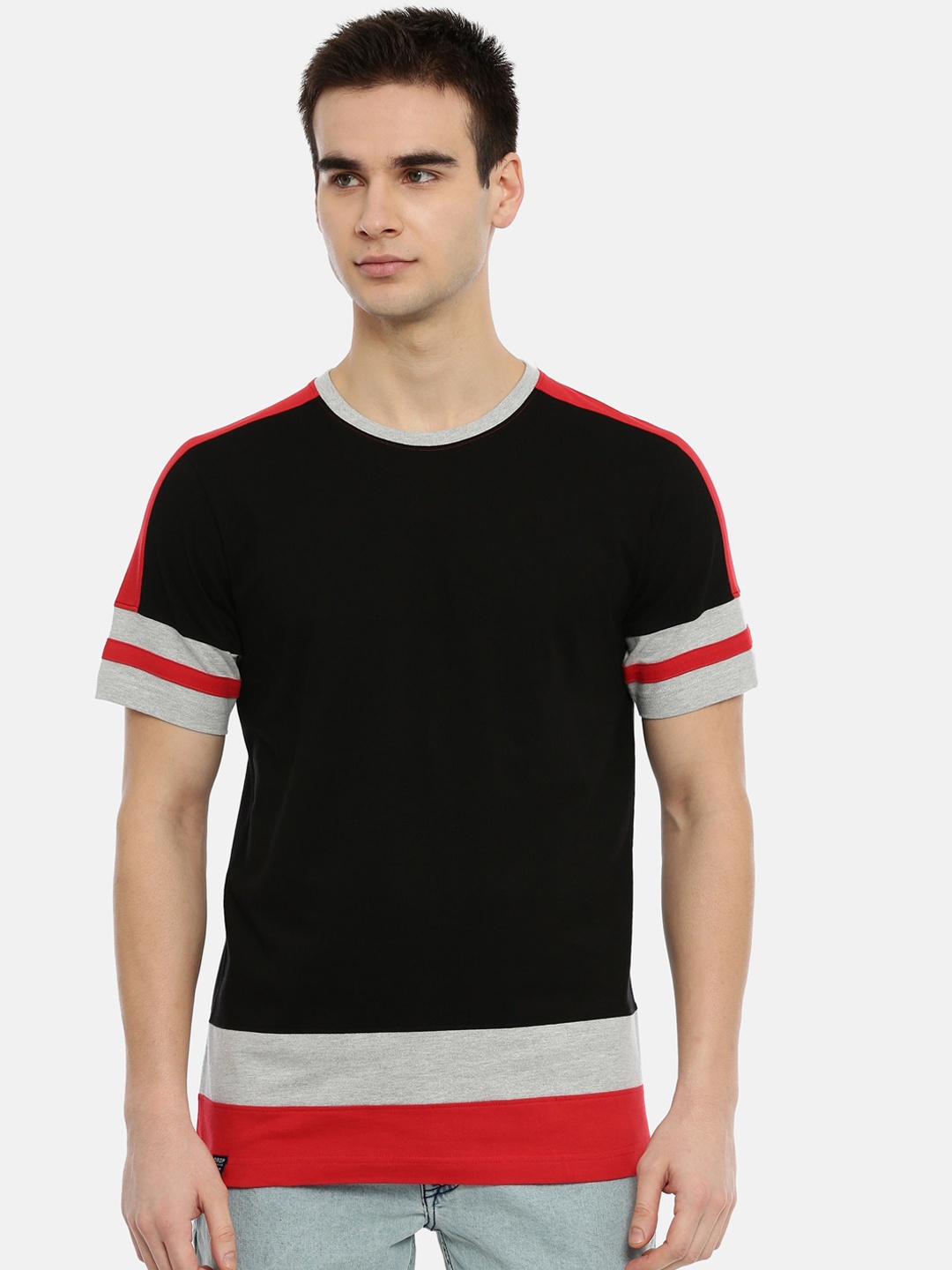 

3PIN Men Black Colourblocked Round Neck T-shirt