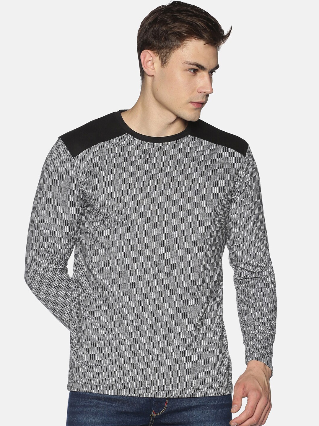 

UrGear Men Black Self Design Round Neck Pure Cotton T-shirt