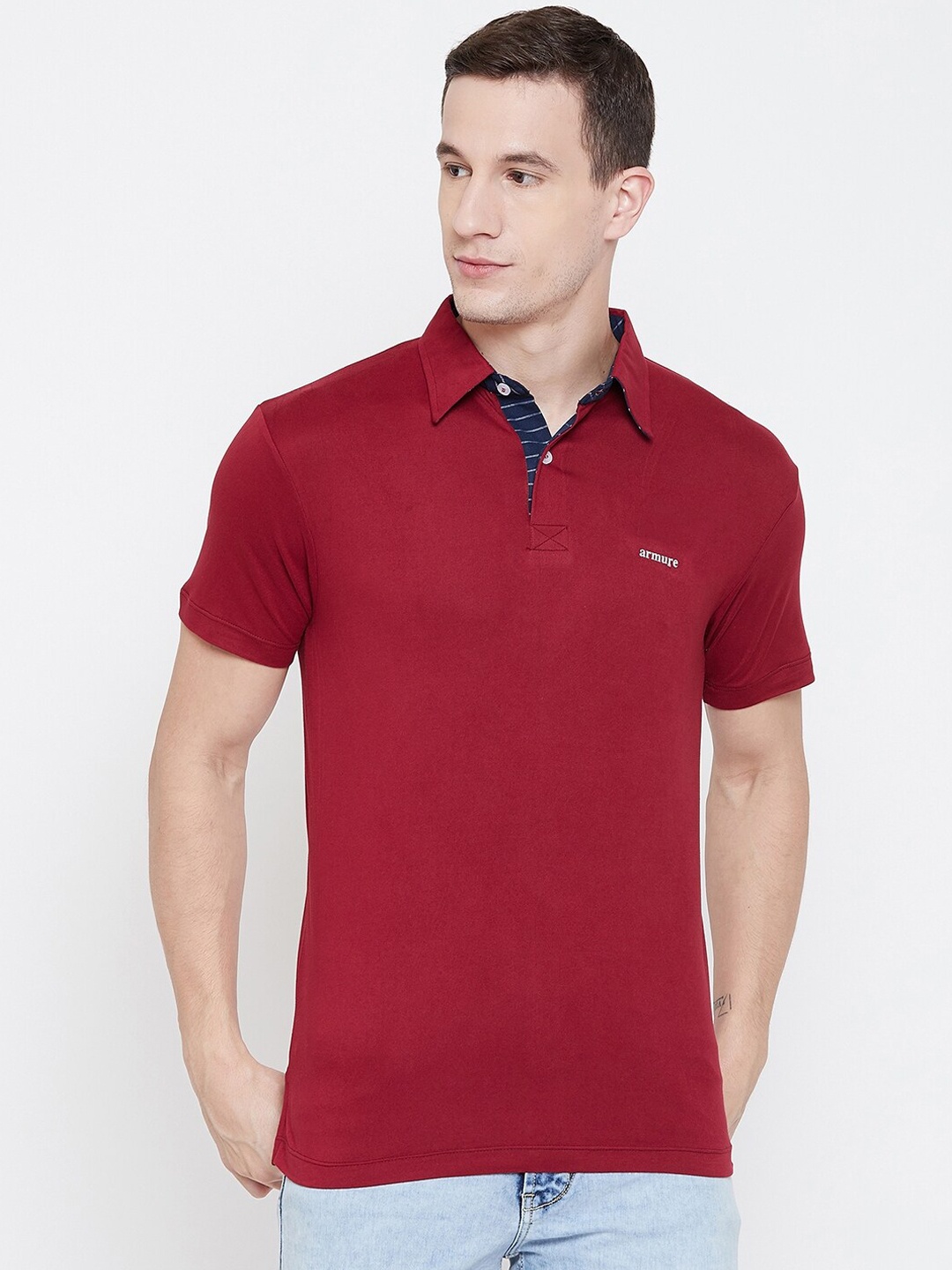 

armure Men Maroon Solid Polo Collar T-shirt