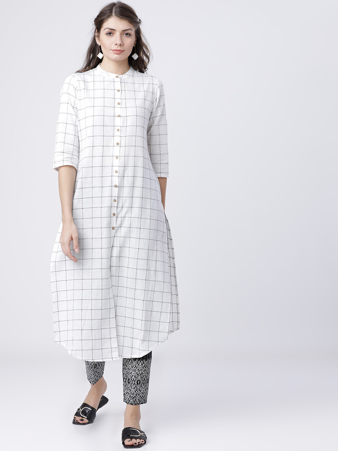

Vishudh Women Off White Checked Thread Work Kurta