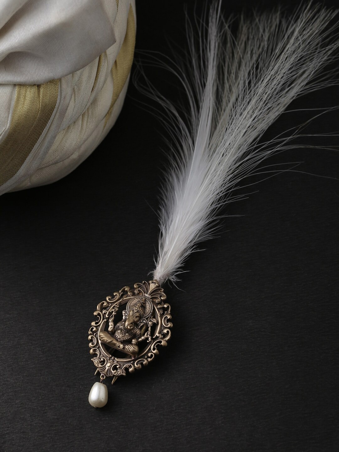 

COSA NOSTRAA Men Gold-Plated White Beaded The Lord Ganesha Kalangi