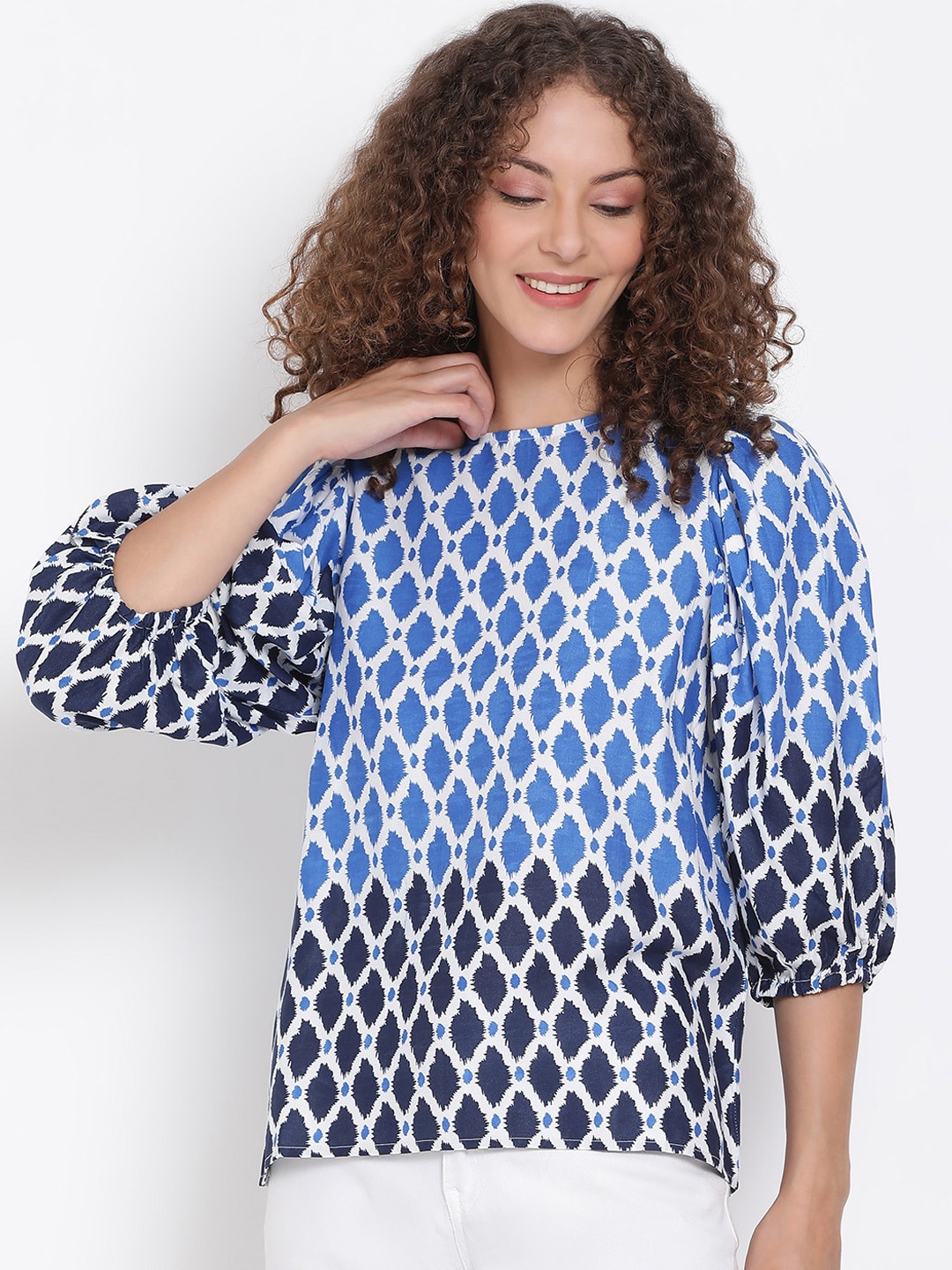 

Oxolloxo Blue & White Printed Crepe Regular Top