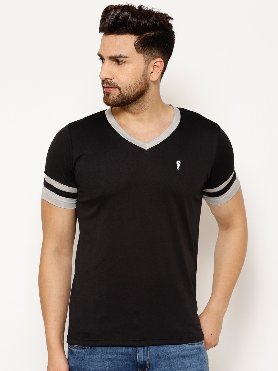 

EPPE Men Black Solid V-Neck T-shirt