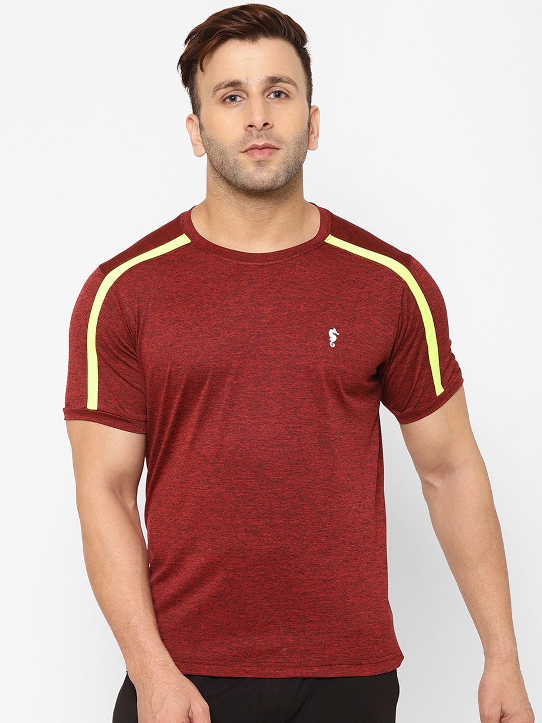 

EPPE Men Maroon Solid Round Neck T-shirt