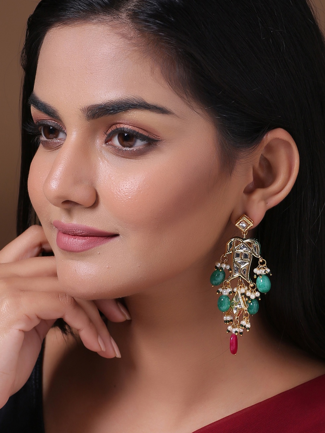 

Shoshaa Green & Gold-Toned Contemporary Drop Earrings