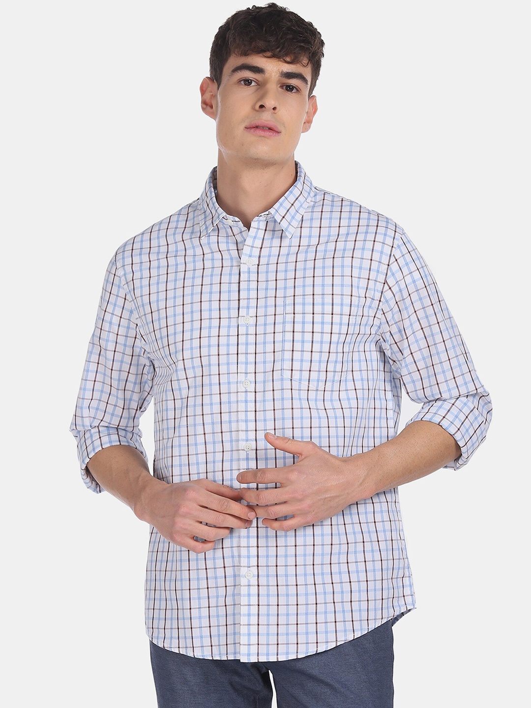 

Ruggers Men Blue & White Regular Fit Checked Cotton Blend Casual Shirt