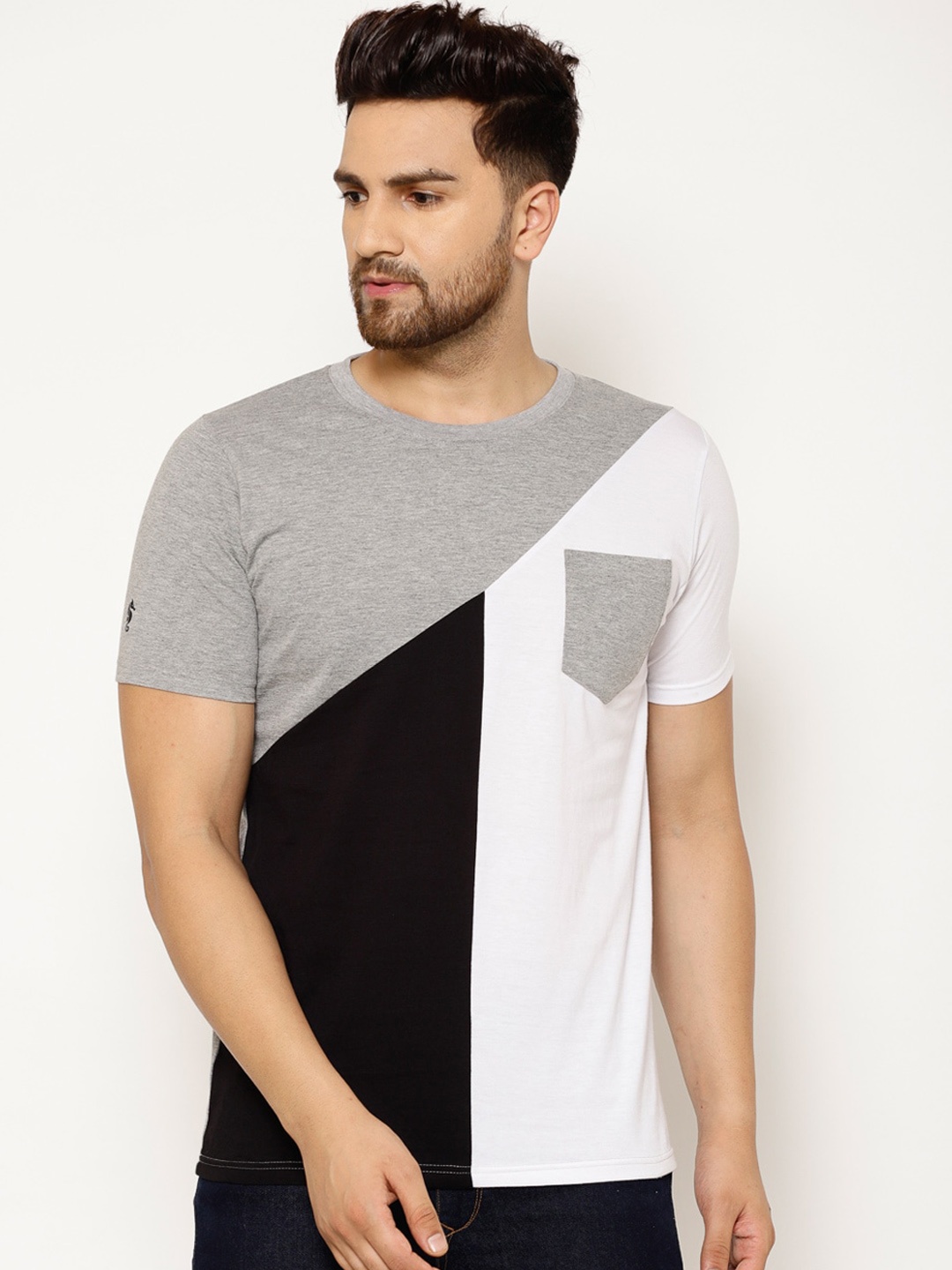

EPPE Men Grey Colourblocked Round Neck T-shirt