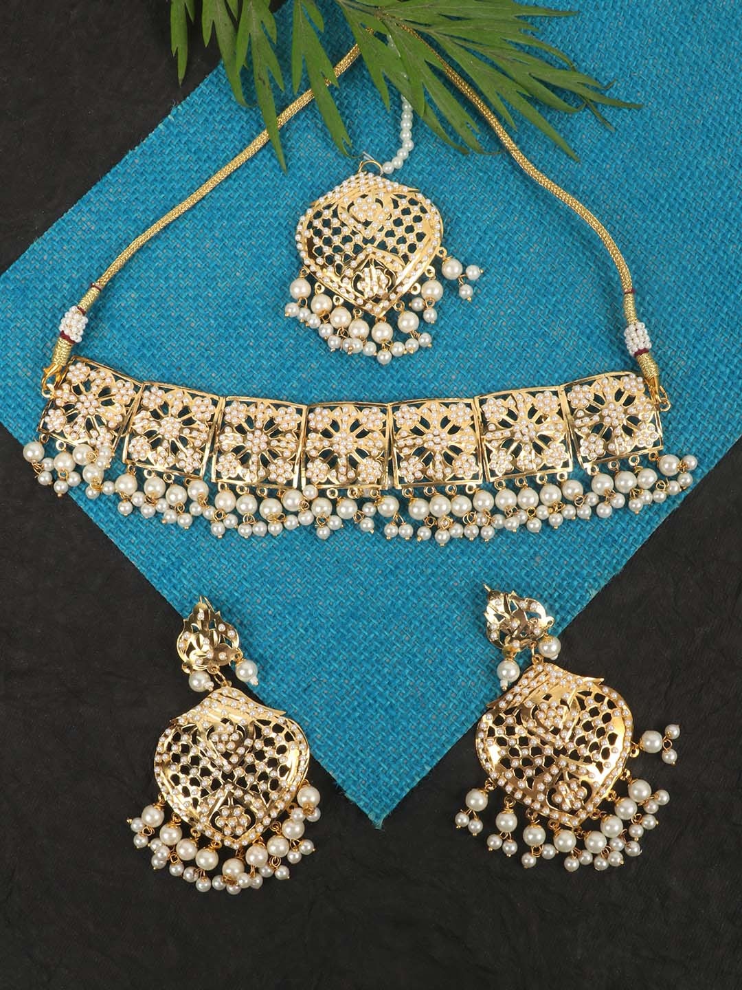 

JEWELS GEHNA Gold-Plated & White Stone-Studded & Beaded Jadau Jewellery Set