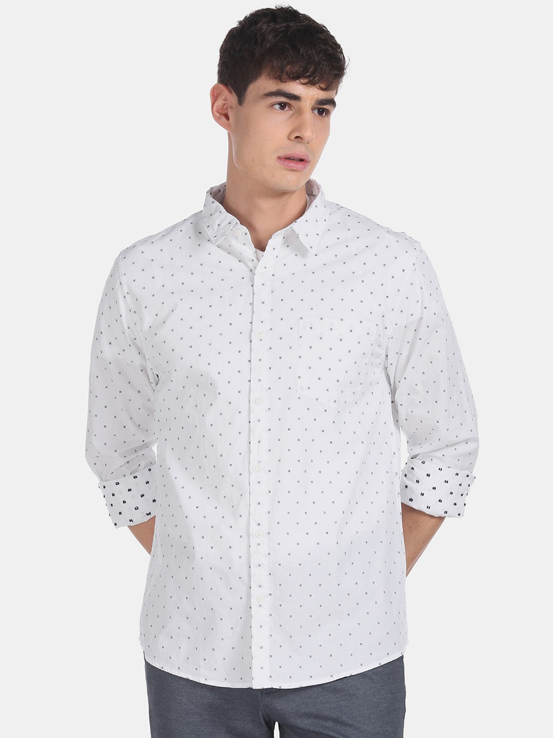 

Ruggers Men White & Navy Blue Regular Fit Printed Cotton Blend Casual Shirt