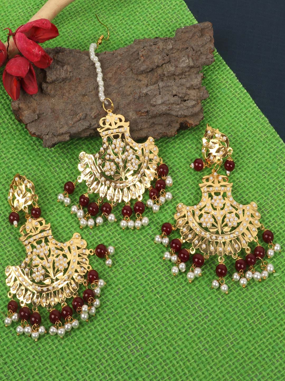 

JEWELS GEHNA Gold-Plated White & Red Pearl Beaded Jadau Traditional Jewellery Set