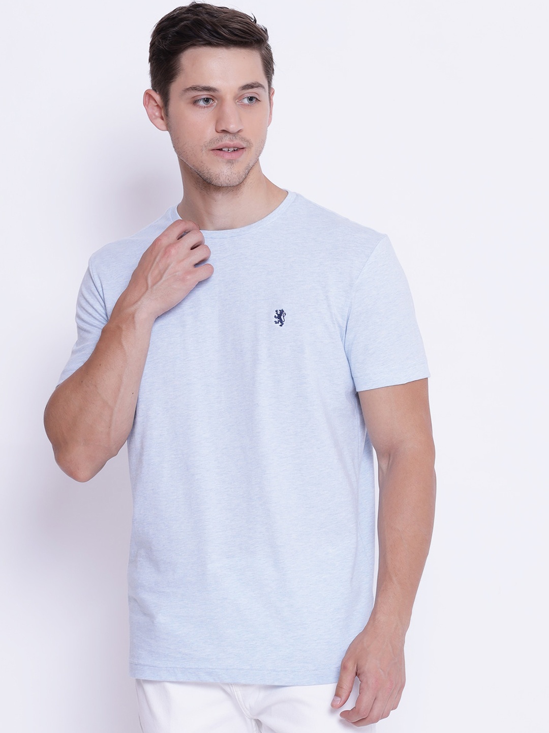 

Red Tape Men Blue Solid Round Neck T-shirt