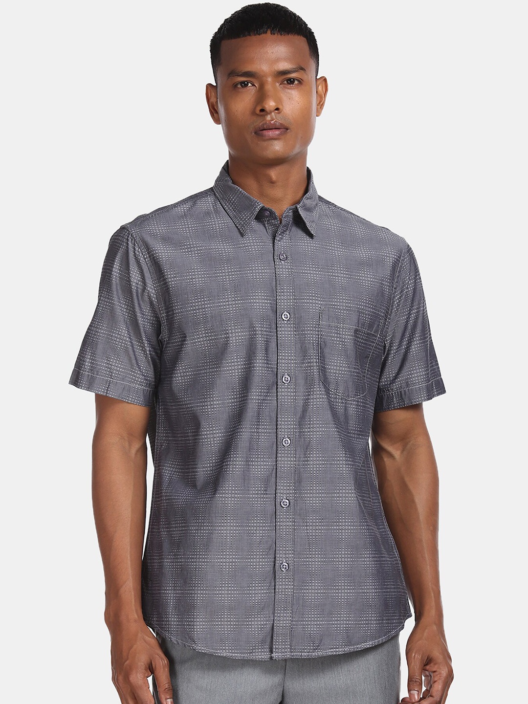 

Ruggers Men Grey & White Regular Fit Checked Cotton Casual Shirt