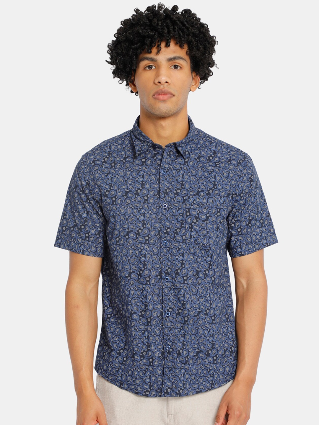 

Ruggers Men Navy Blue & White Regular Fit Printed Casual Cotton Blend Shirt