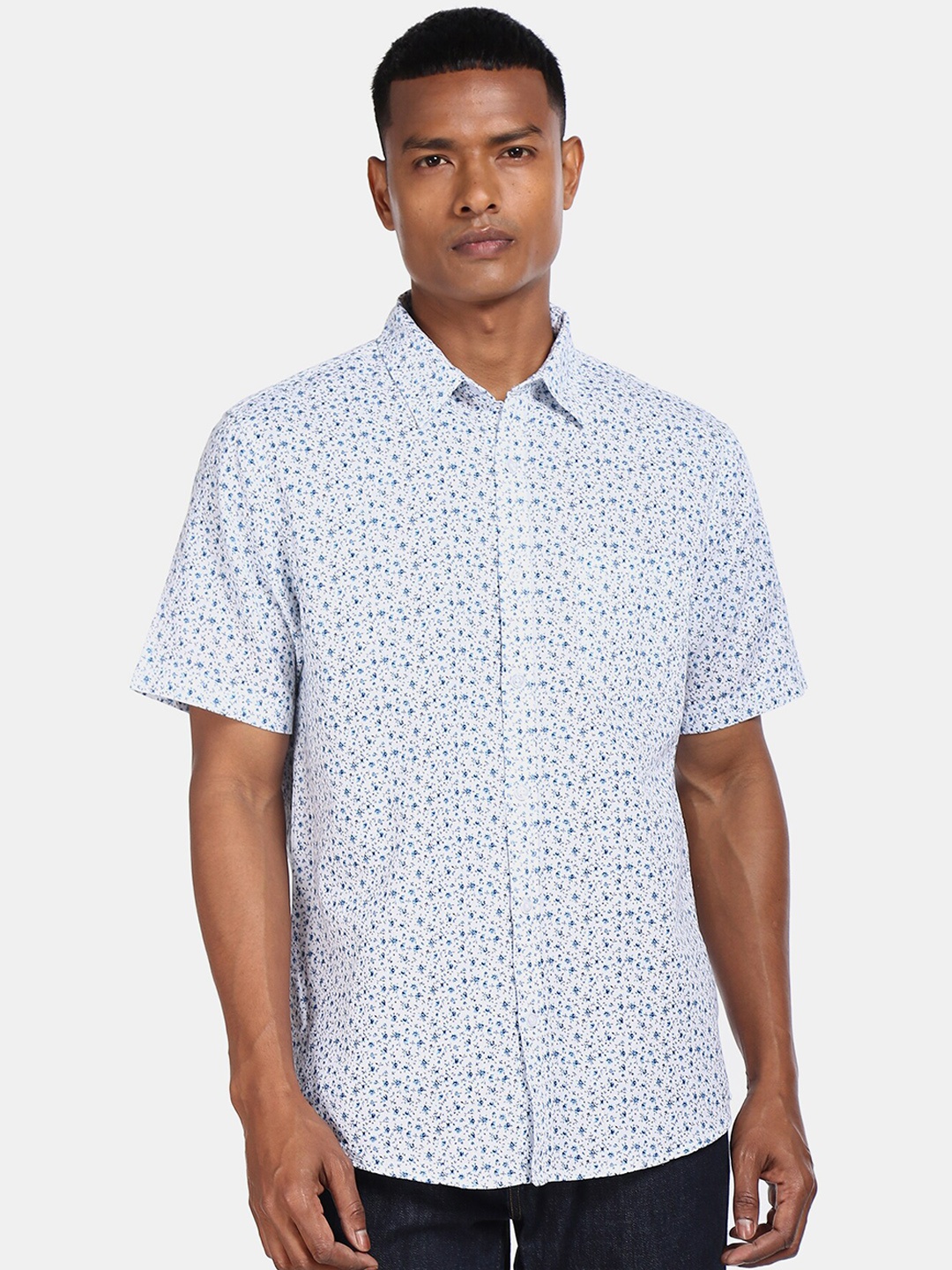 

Ruggers Men White Regular Fit Printed Casual Shirt