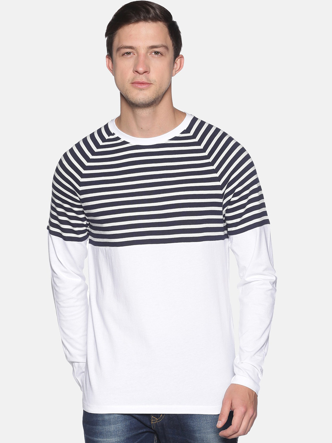

UrGear Men Navy Blue Striped Round Neck T-shirt