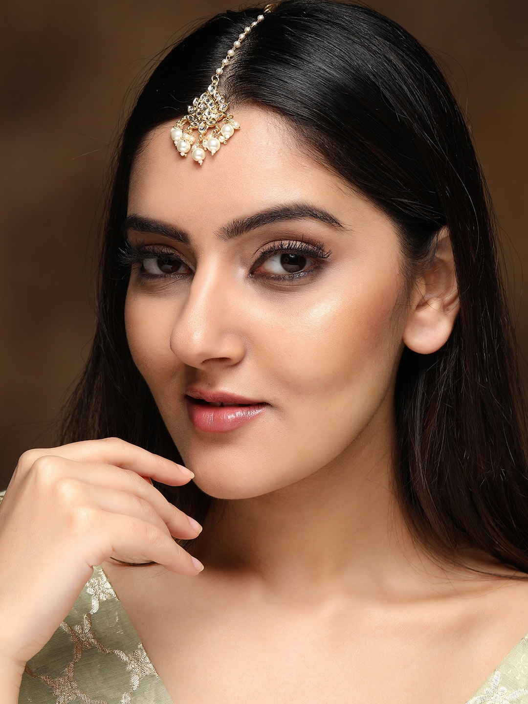 

Rubans White 24K Gold-Plated Kundan Studded Handcrafted Maang Tikka