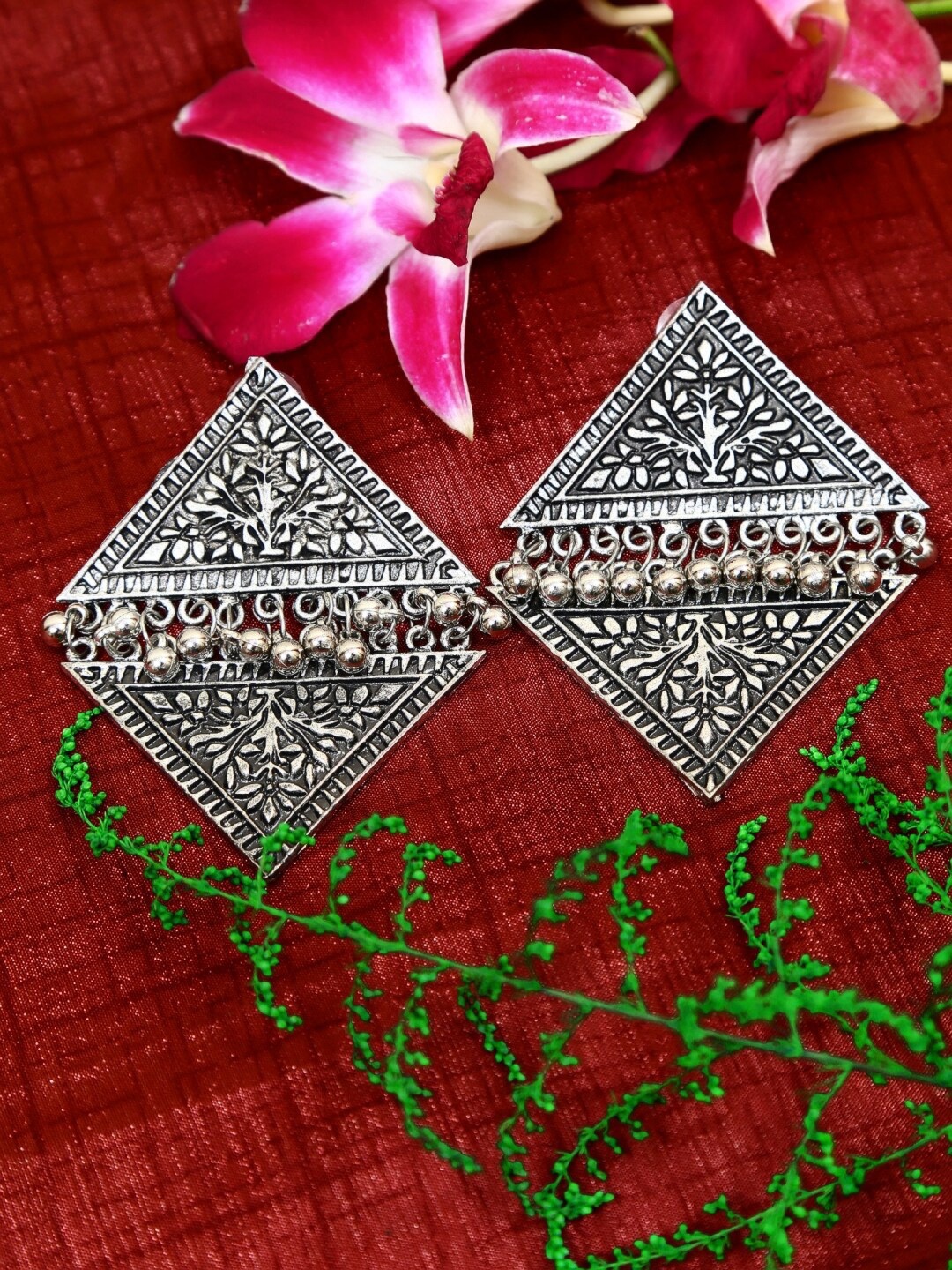 

Crunchy Fashion Silver-Toned Contemporary Drop Earrings