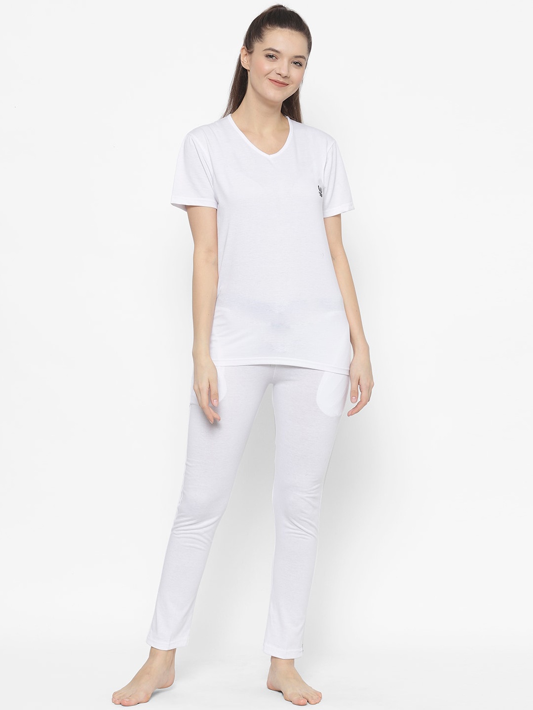 

VIMAL JONNEY Women White Solid Night suit