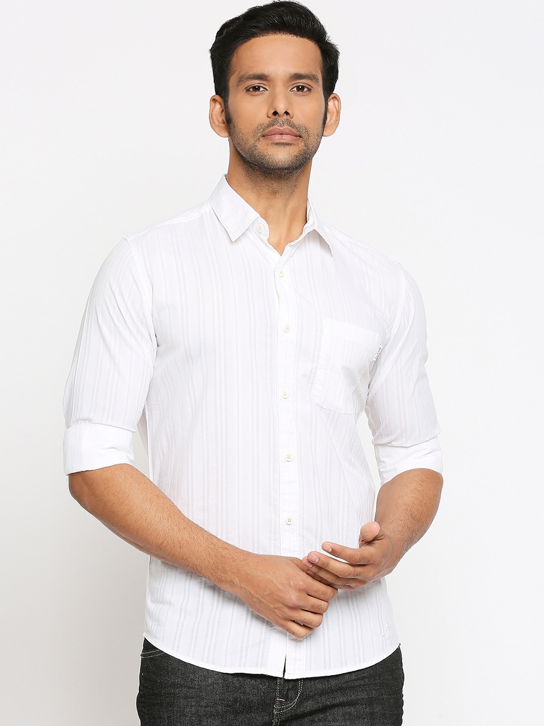 

Mufti Men White Slim Fit Striped Casual Shirt