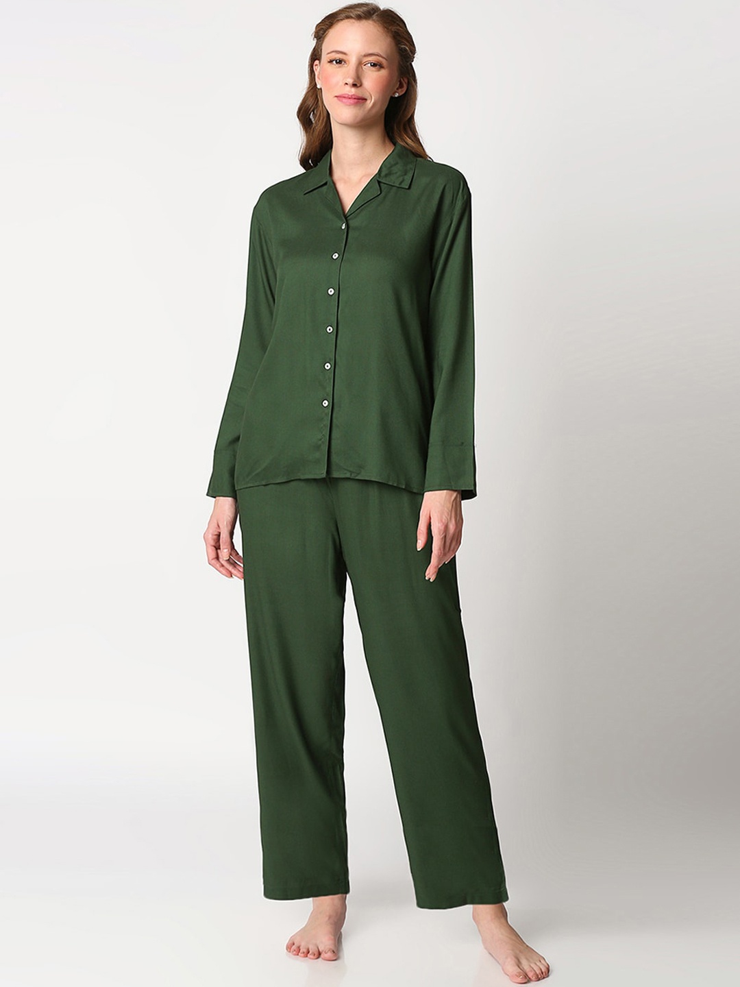 

Bewakoof Women Green Solid Night suit