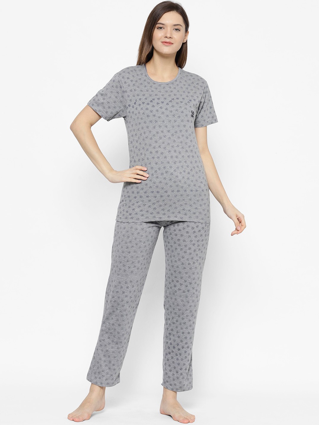 

VIMAL JONNEY Women Grey & Black Printed Night suit