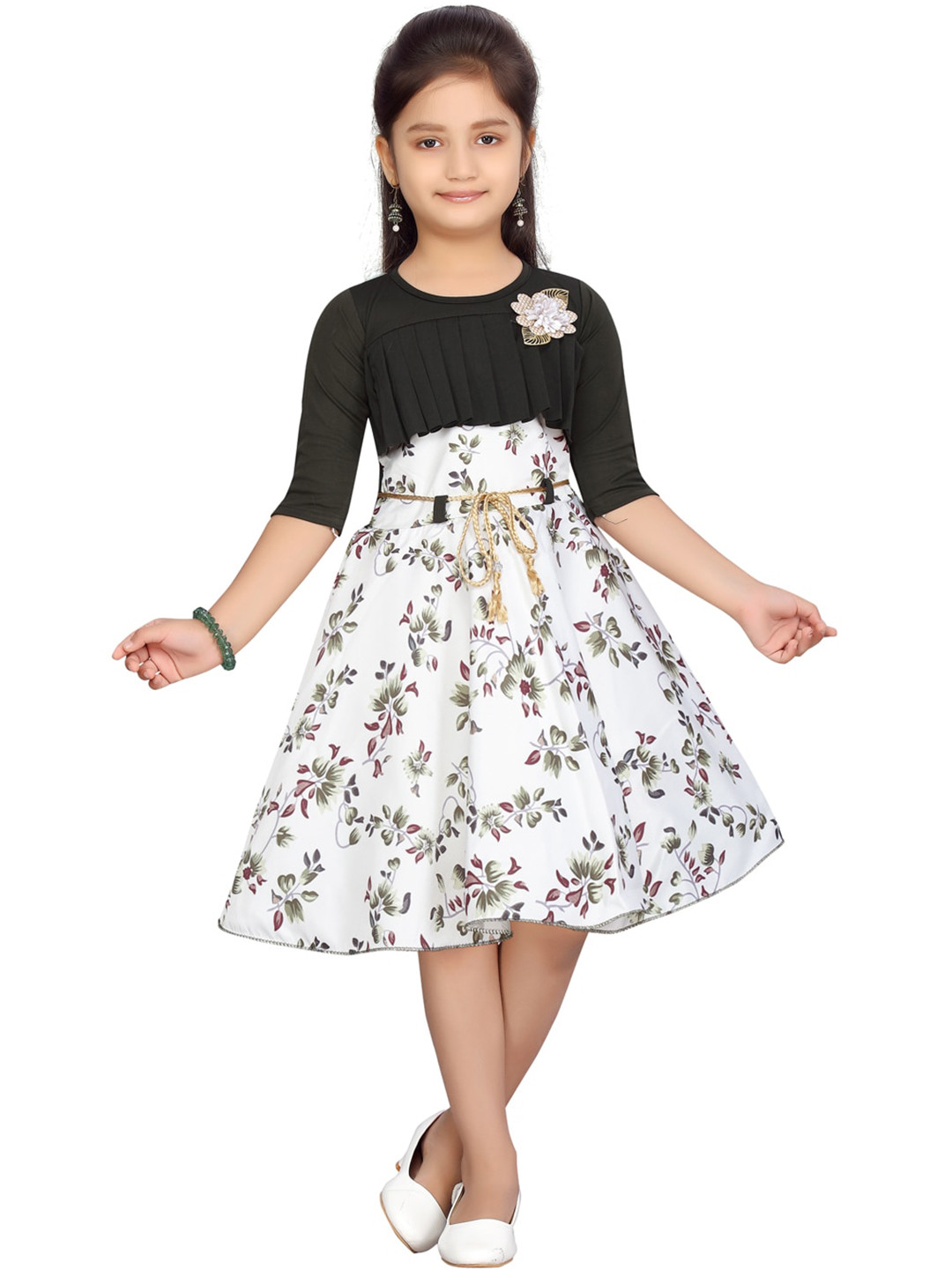 

Aarika Girls Green & White Floral Printed Fit and Flare Dress