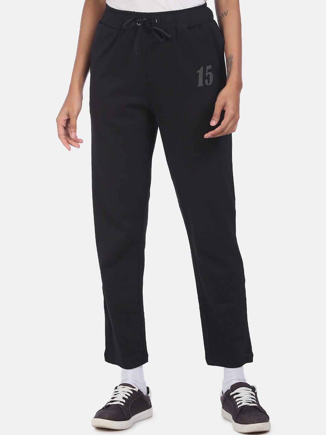 

Sugr Women Black Solid Track Pants